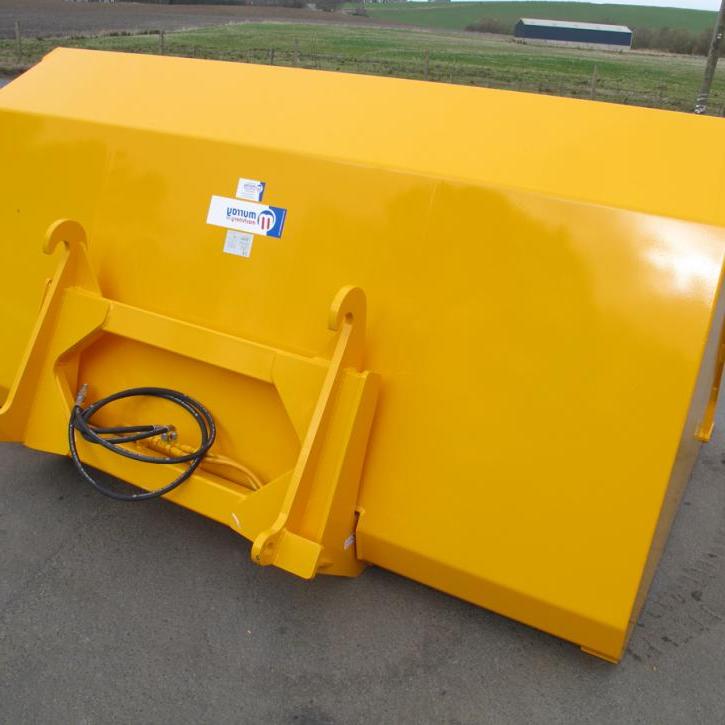 9' wide 4 cub m Hi - Tip Bucket